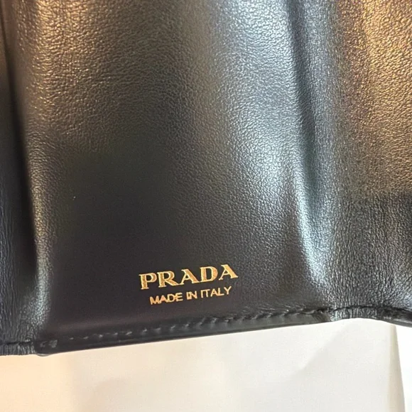 Prada Milano Black Vitello Leather Envelope Tri-Fold Wallet Made in Italy - Picture 7 of 9